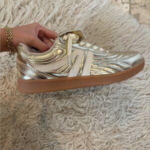 STEVE MADDEN GOLD SHOES